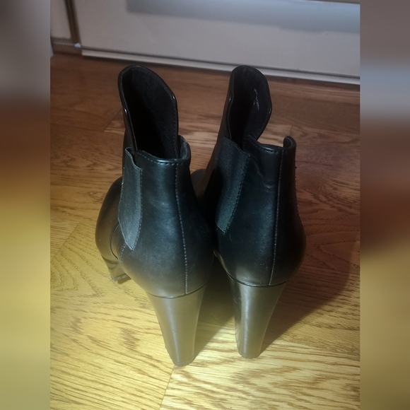 Womans All Saints heeled black leather boots. Size EU 39. near new. - Picture 4 of 6